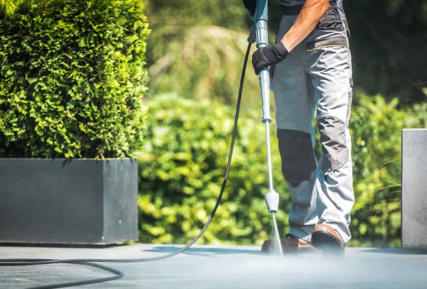 Why Choose Our Pressure Washing Services in Florida